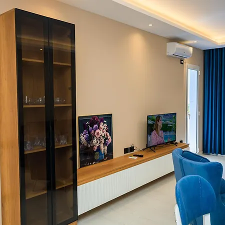 Alushi Апартаменты *